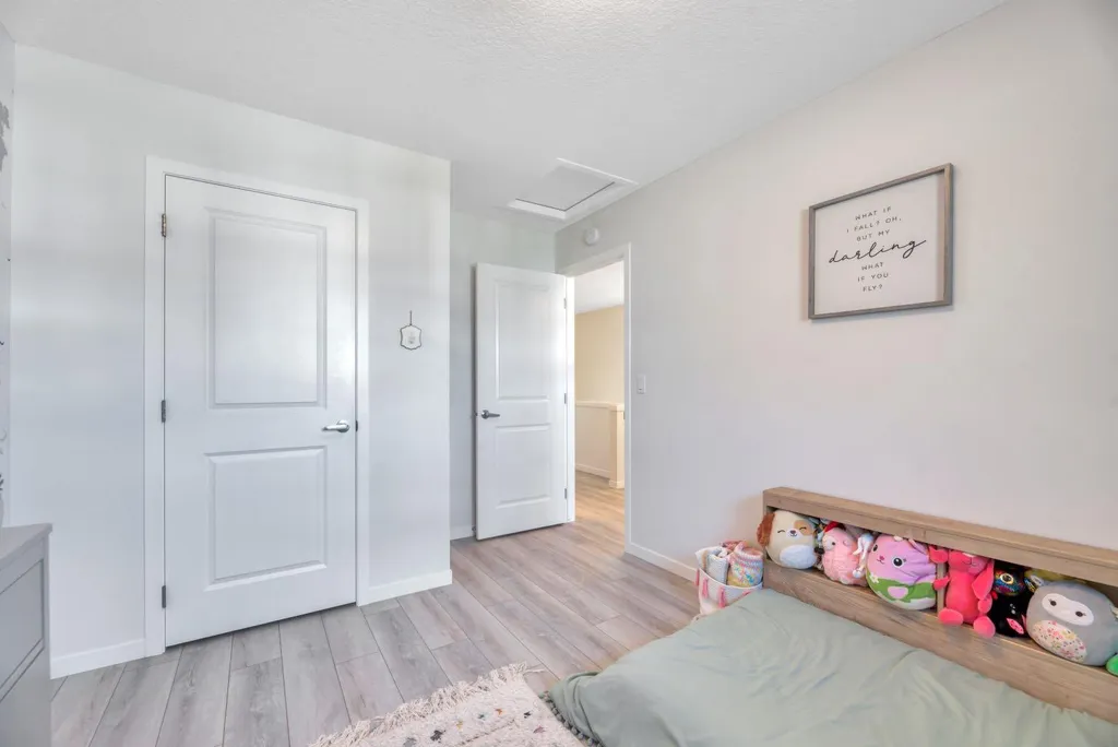 836 Seton Circle SE Calgary AB T3M 3B5