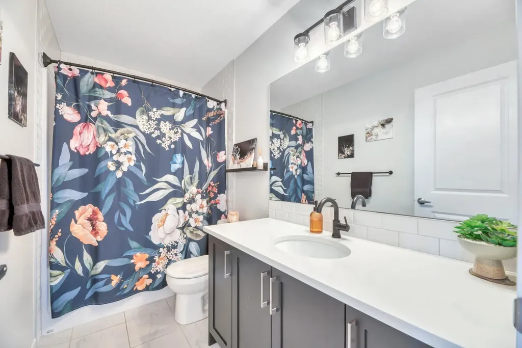 836 Seton Circle SE Calgary AB T3M 3B5