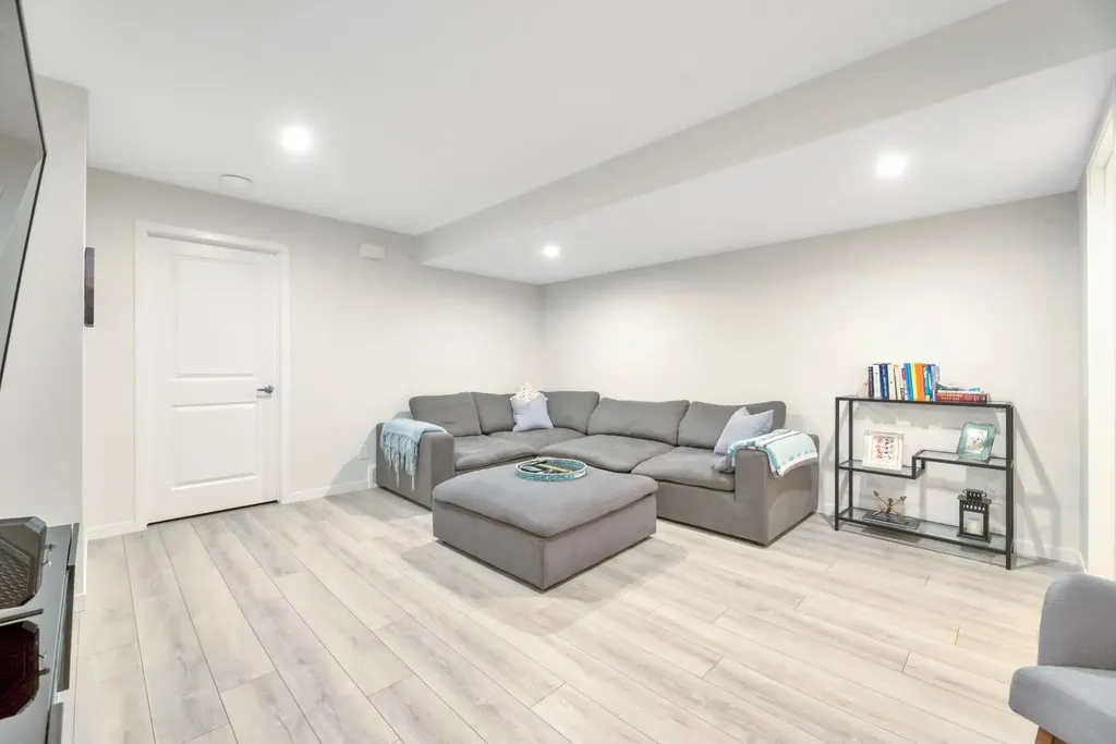 836 Seton Circle SE Calgary AB T3M 3B5