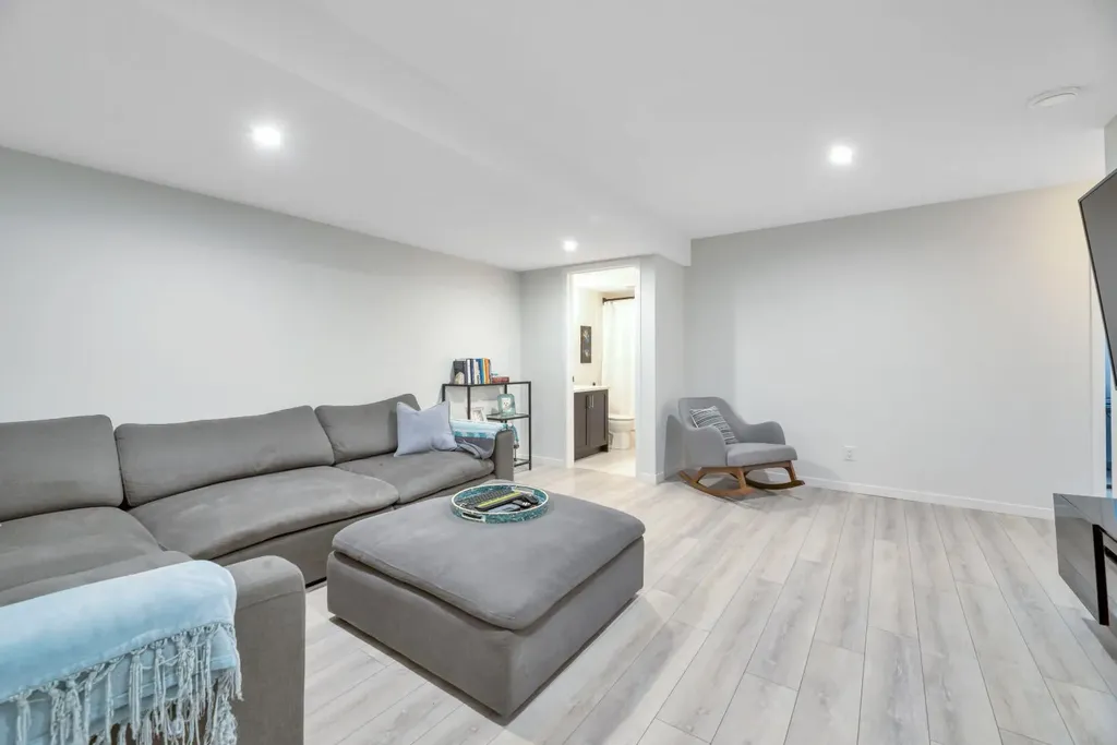 836 Seton Circle SE Calgary AB T3M 3B5