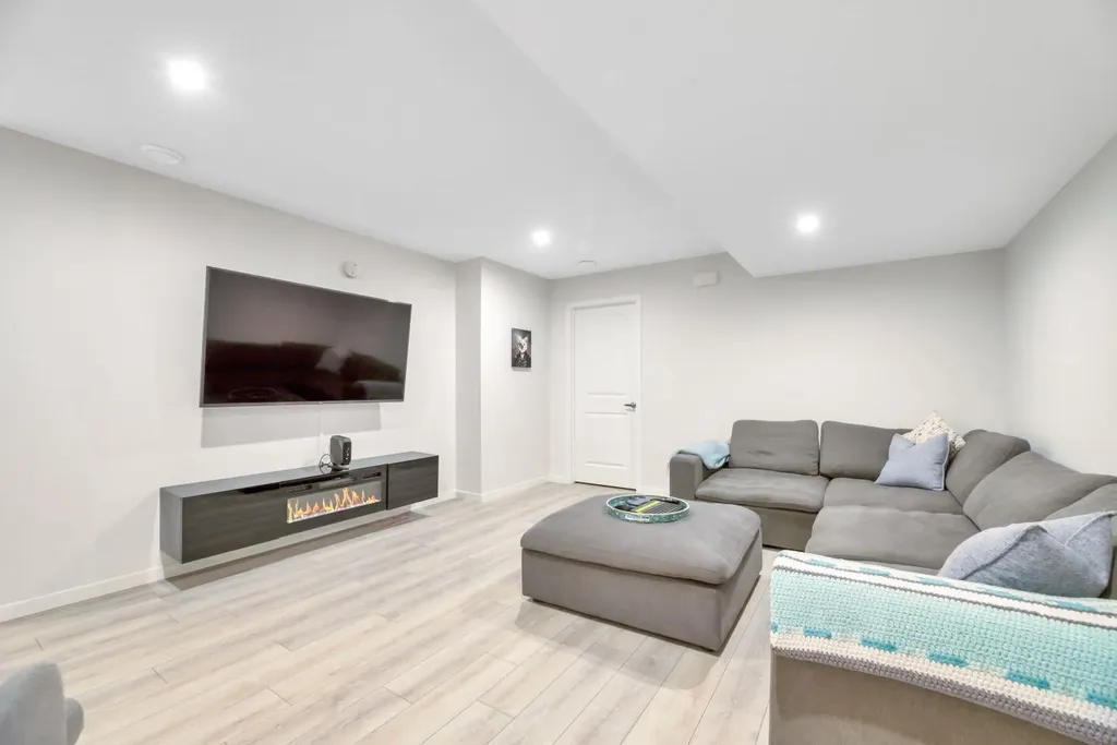 836 Seton Circle SE Calgary AB T3M 3B5