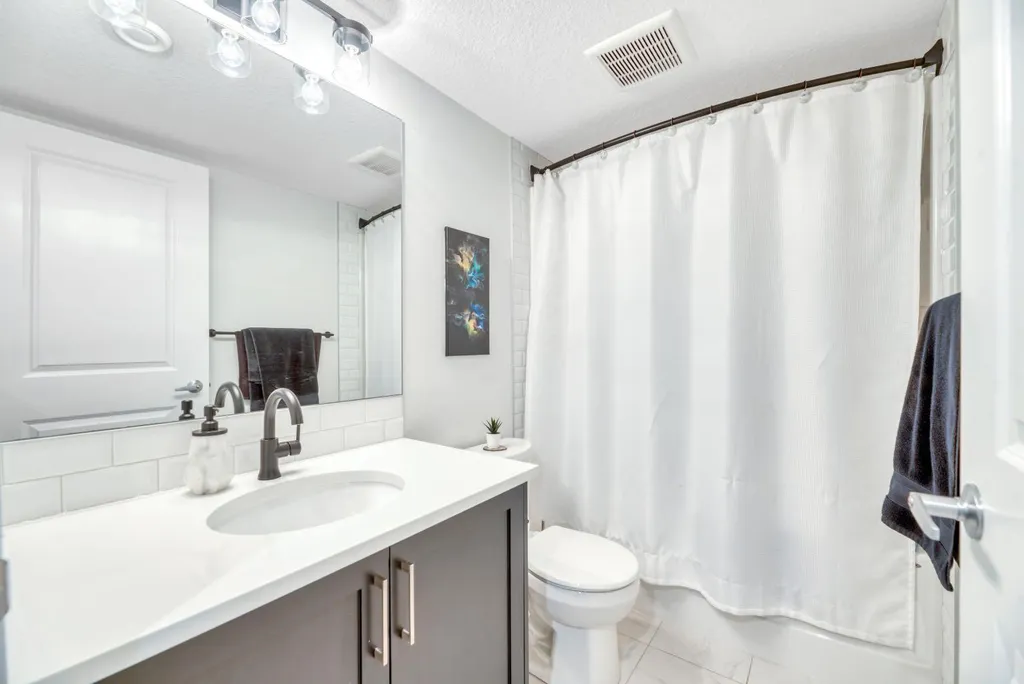 836 Seton Circle SE Calgary AB T3M 3B5