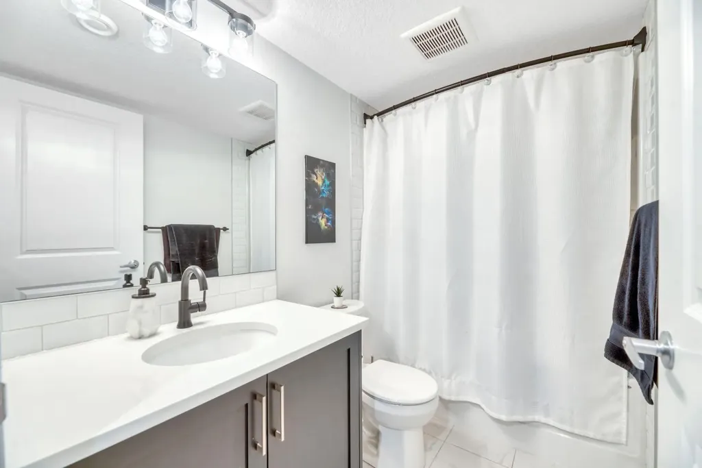 836 Seton Circle SE Calgary AB T3M 3B5