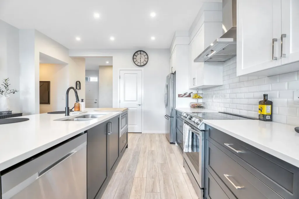 836 Seton Circle SE Calgary AB T3M 3B5