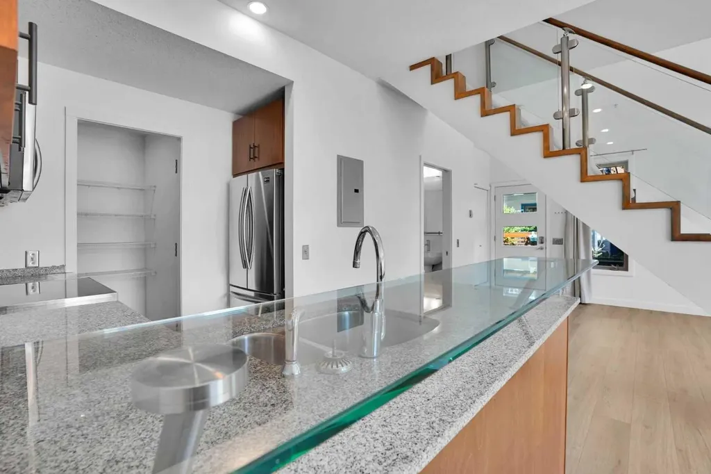 116 7a Street NE Calgary AB T2E 0C4