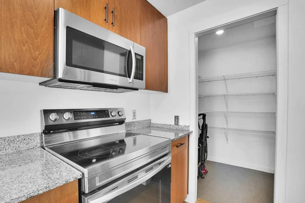 116 7a Street NE Calgary AB T2E 0C4