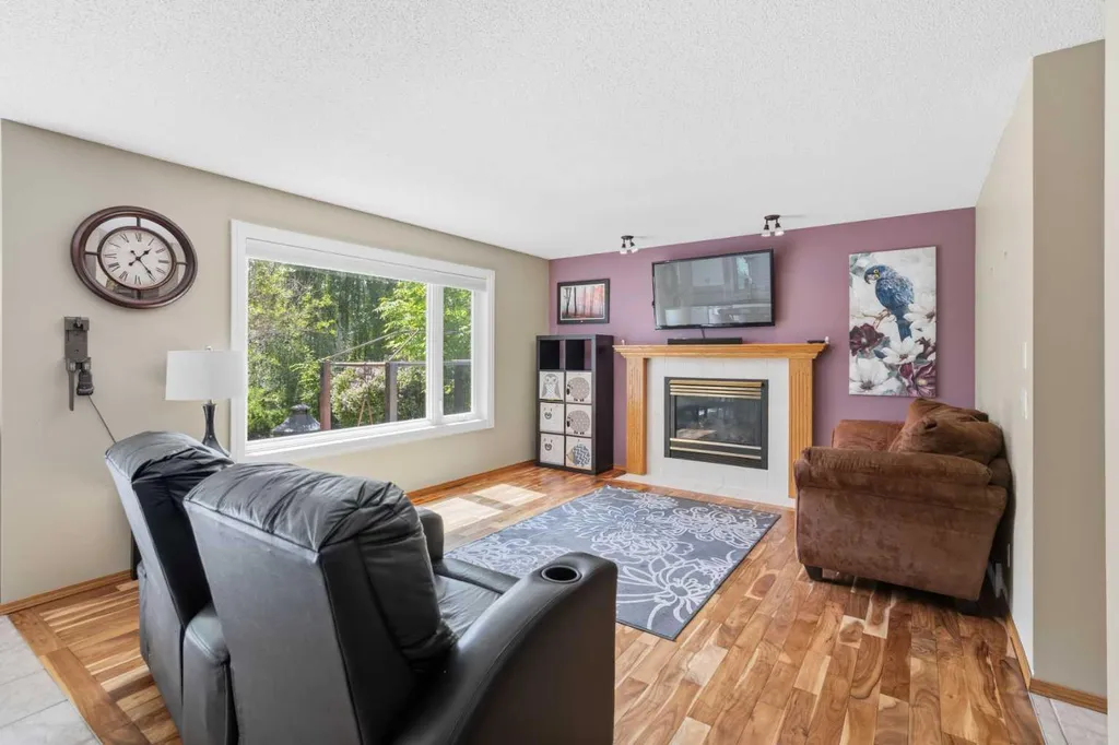 142 Riverview Circle SE Calgary AB T2C 4J9