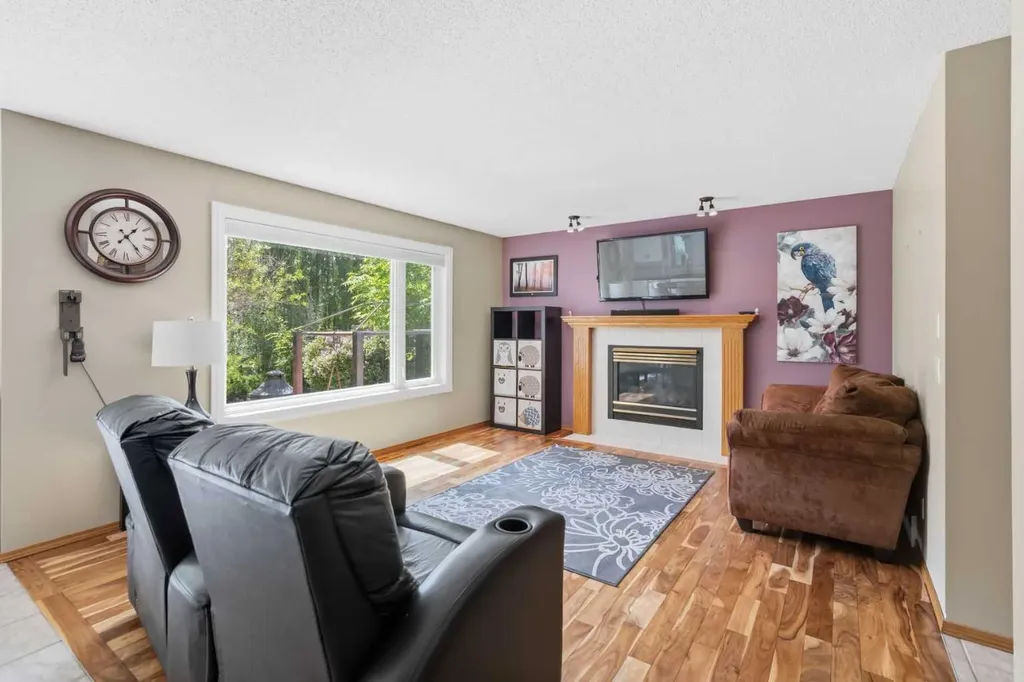 142 Riverview Circle SE Calgary AB T2C 4J9
