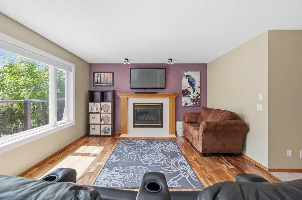 142 Riverview Circle SE Calgary AB T2C 4J9
