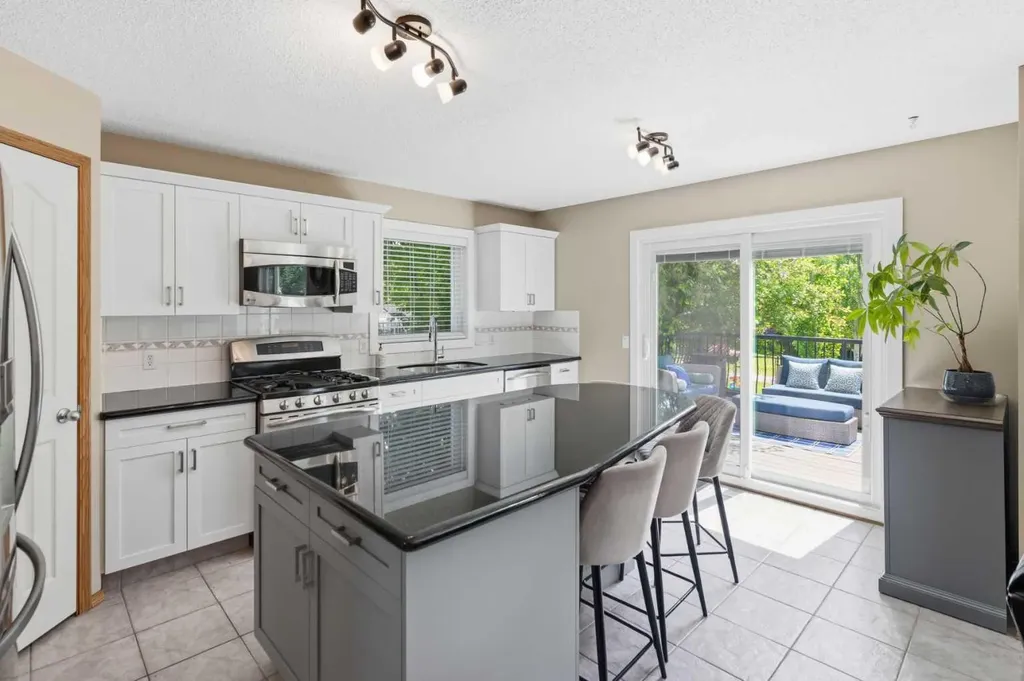 142 Riverview Circle SE Calgary AB T2C 4J9