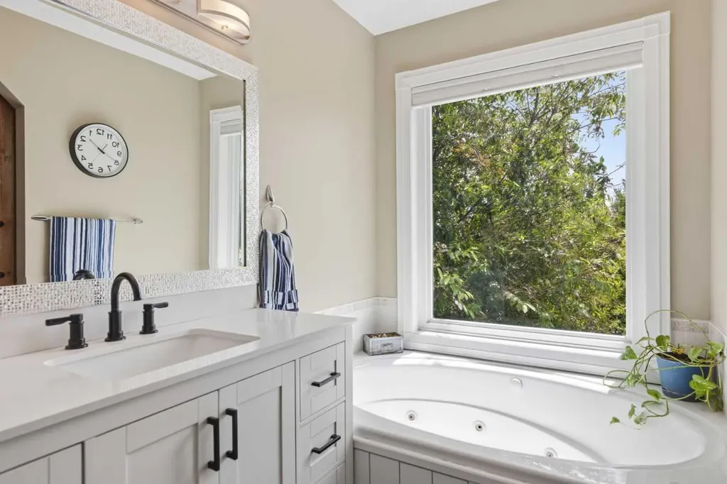 142 Riverview Circle SE Calgary AB T2C 4J9