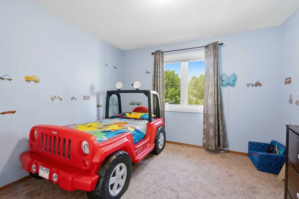 142 Riverview Circle SE Calgary AB T2C 4J9