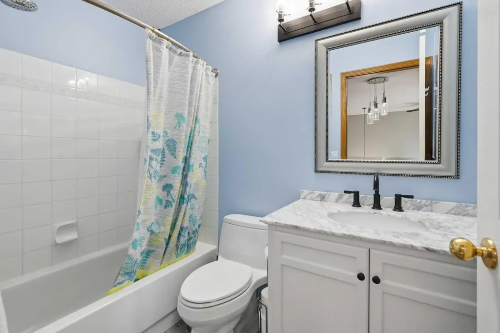 142 Riverview Circle SE Calgary AB T2C 4J9