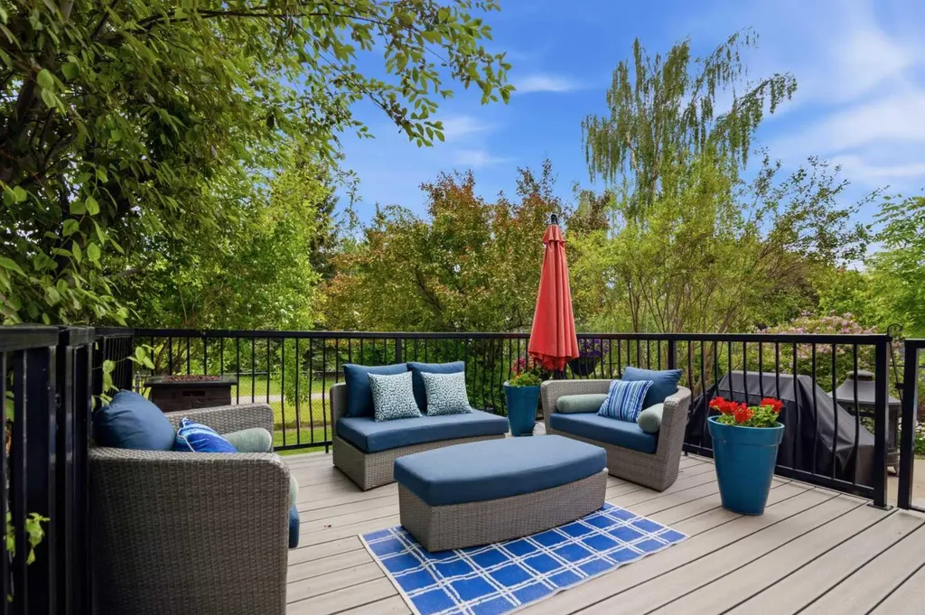 142 Riverview Circle SE Calgary AB T2C 4J9