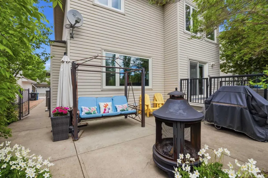 142 Riverview Circle SE Calgary AB T2C 4J9