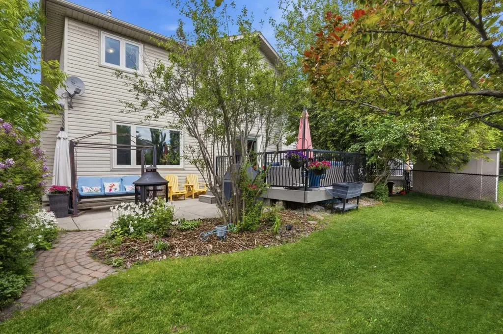 142 Riverview Circle SE Calgary AB T2C 4J9