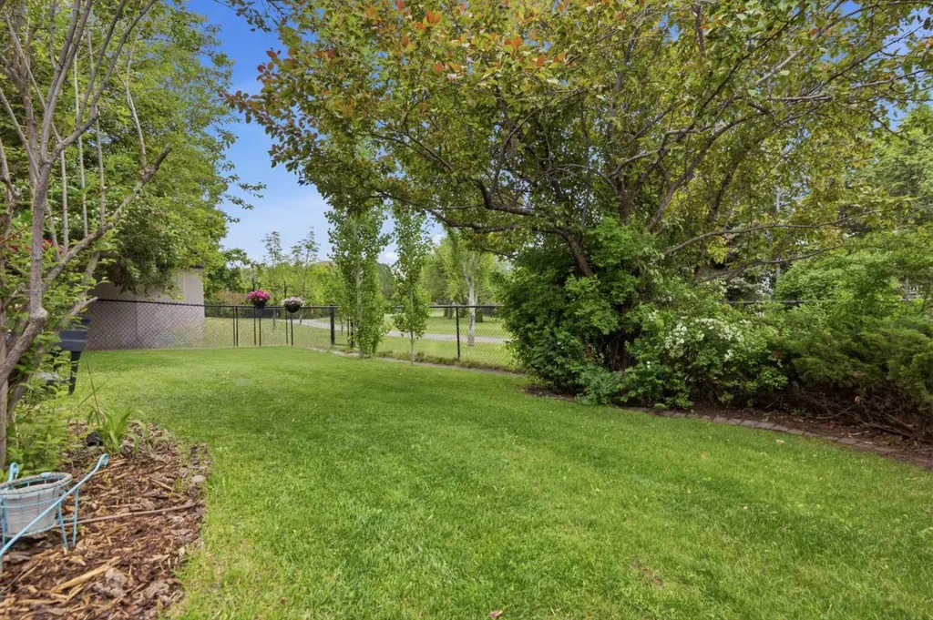 142 Riverview Circle SE Calgary AB T2C 4J9