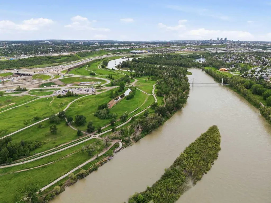 142 Riverview Circle SE Calgary AB T2C 4J9