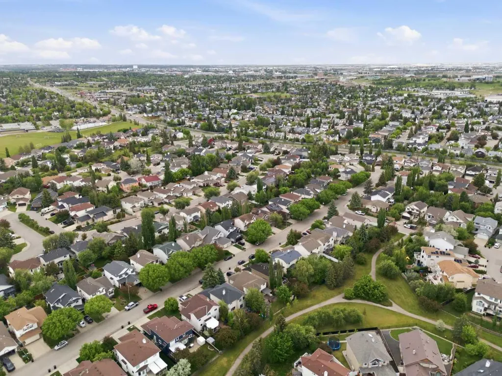 142 Riverview Circle SE Calgary AB T2C 4J9