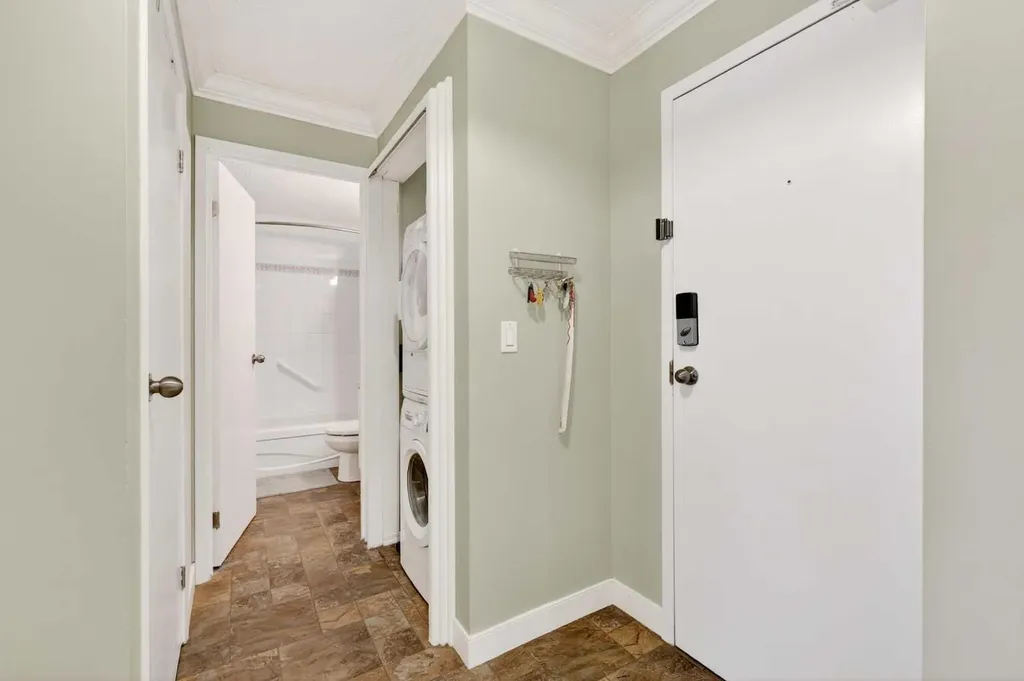 727 56 Avenue SW Calgary AB T2V 4Z8