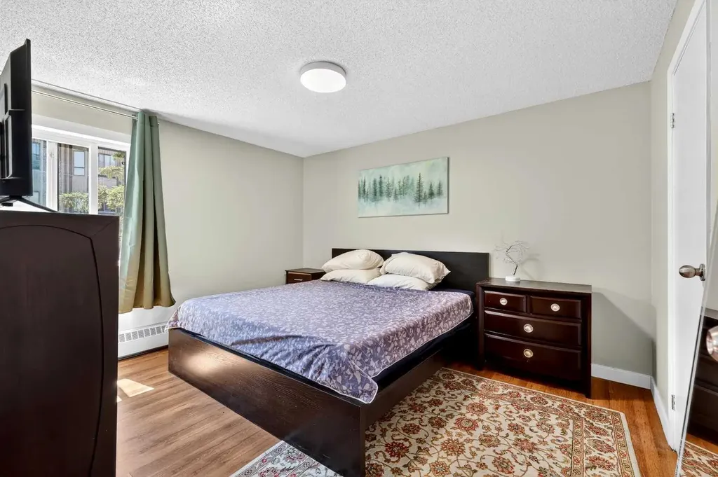 727 56 Avenue SW Calgary AB T2V 4Z8