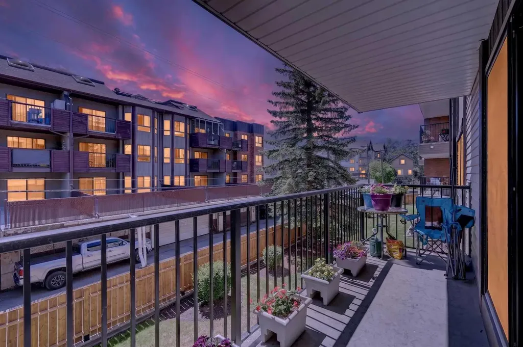 727 56 Avenue SW Calgary AB T2V 4Z8
