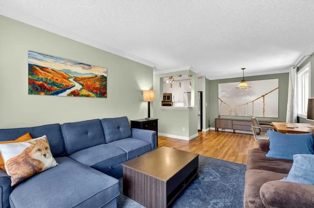 727 56 Avenue SW Calgary AB T2V 4Z8