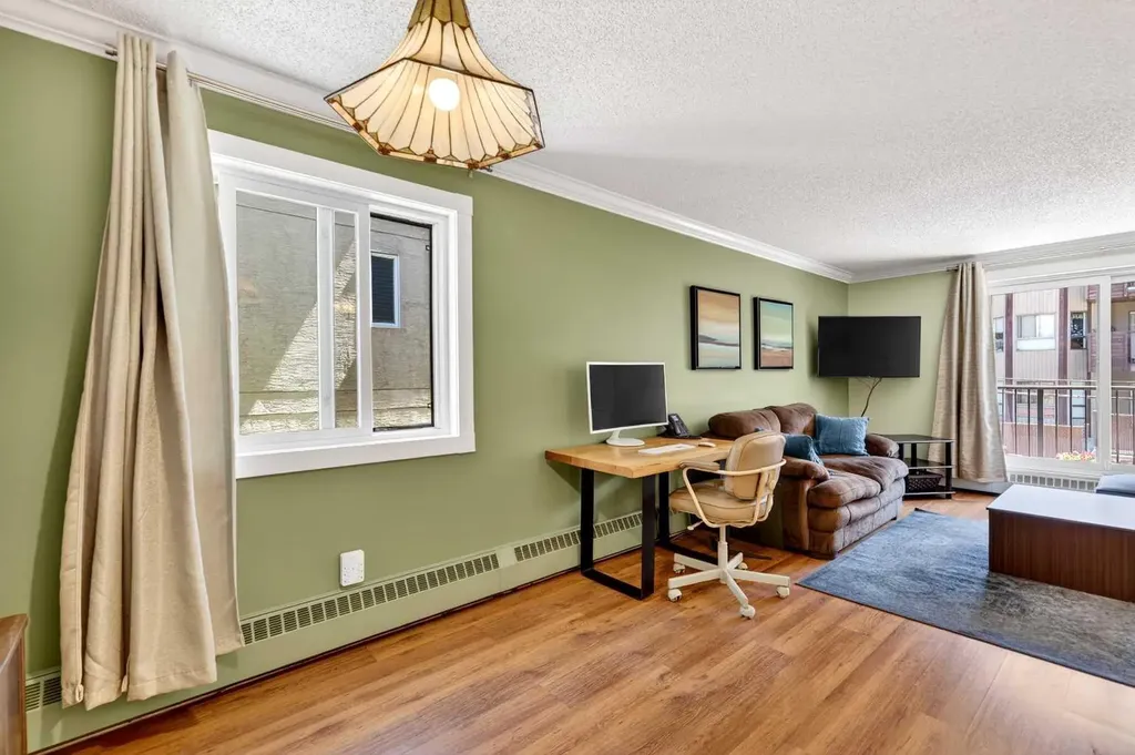 727 56 Avenue SW Calgary AB T2V 4Z8