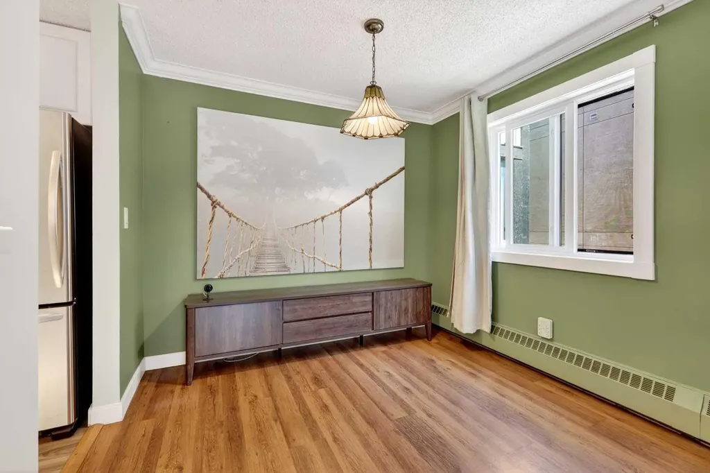 727 56 Avenue SW Calgary AB T2V 4Z8