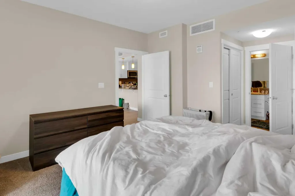 32 Varsity Estates Circle NW Calgary AB T3A2Y1
