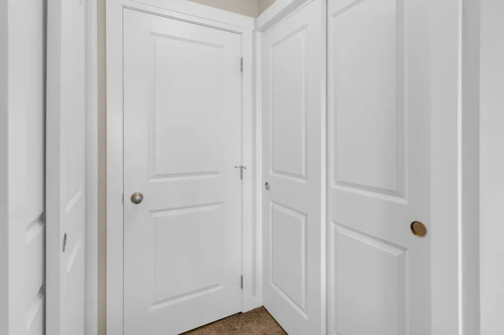 32 Varsity Estates Circle NW Calgary AB T3A2Y1