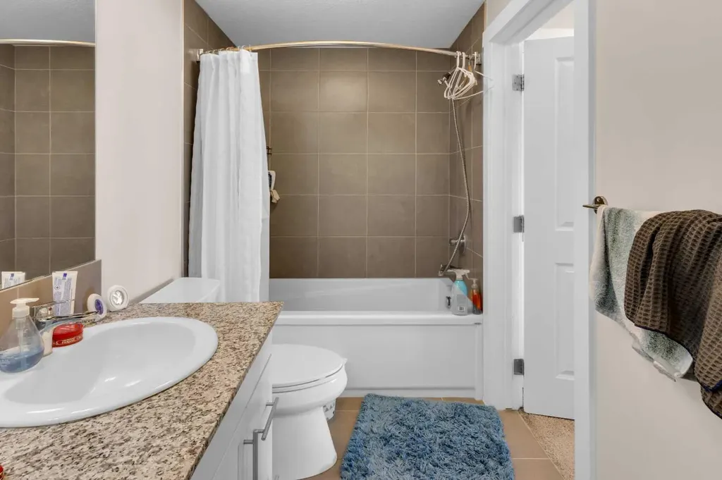 32 Varsity Estates Circle NW Calgary AB T3A2Y1
