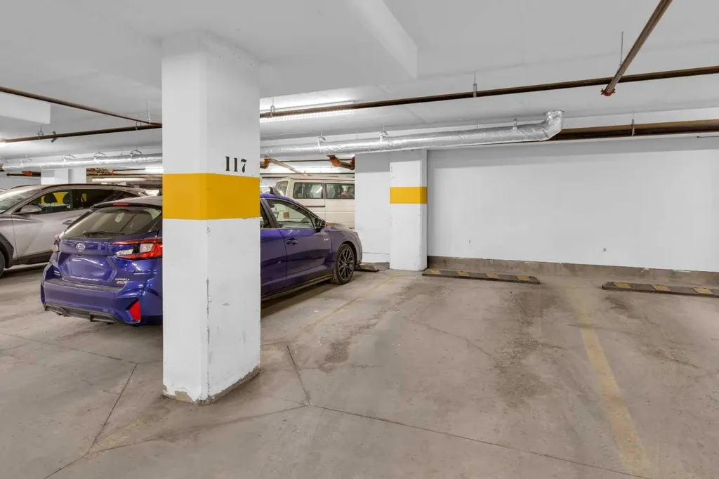 32 Varsity Estates Circle NW Calgary AB T3A2Y1