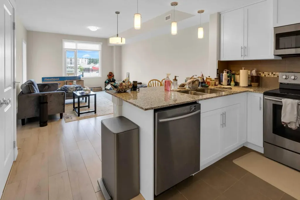32 Varsity Estates Circle NW Calgary AB T3A2Y1