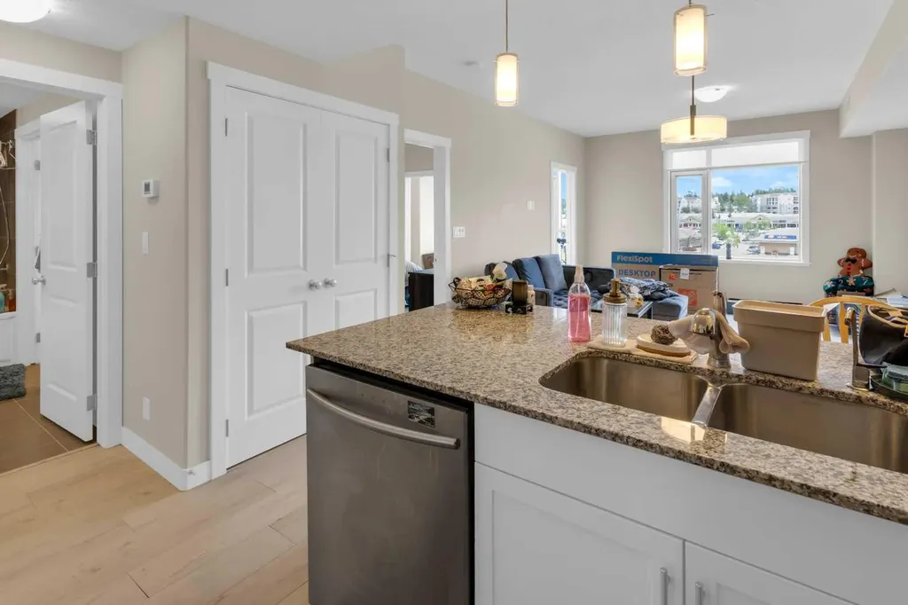 32 Varsity Estates Circle NW Calgary AB T3A2Y1