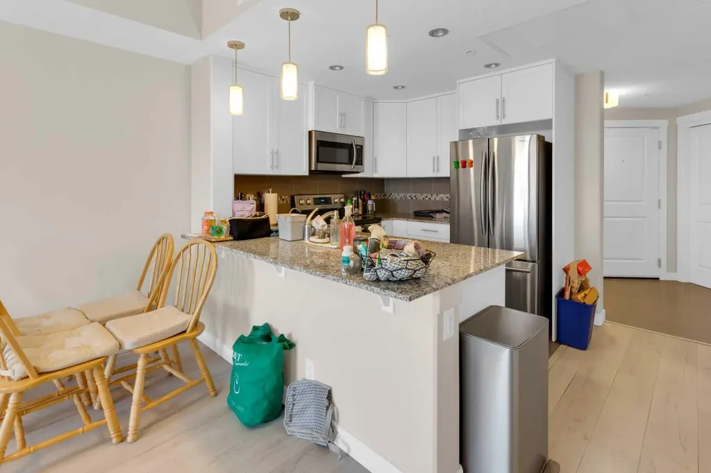 32 Varsity Estates Circle NW Calgary AB T3A2Y1