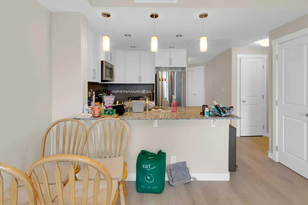 32 Varsity Estates Circle NW Calgary AB T3A2Y1