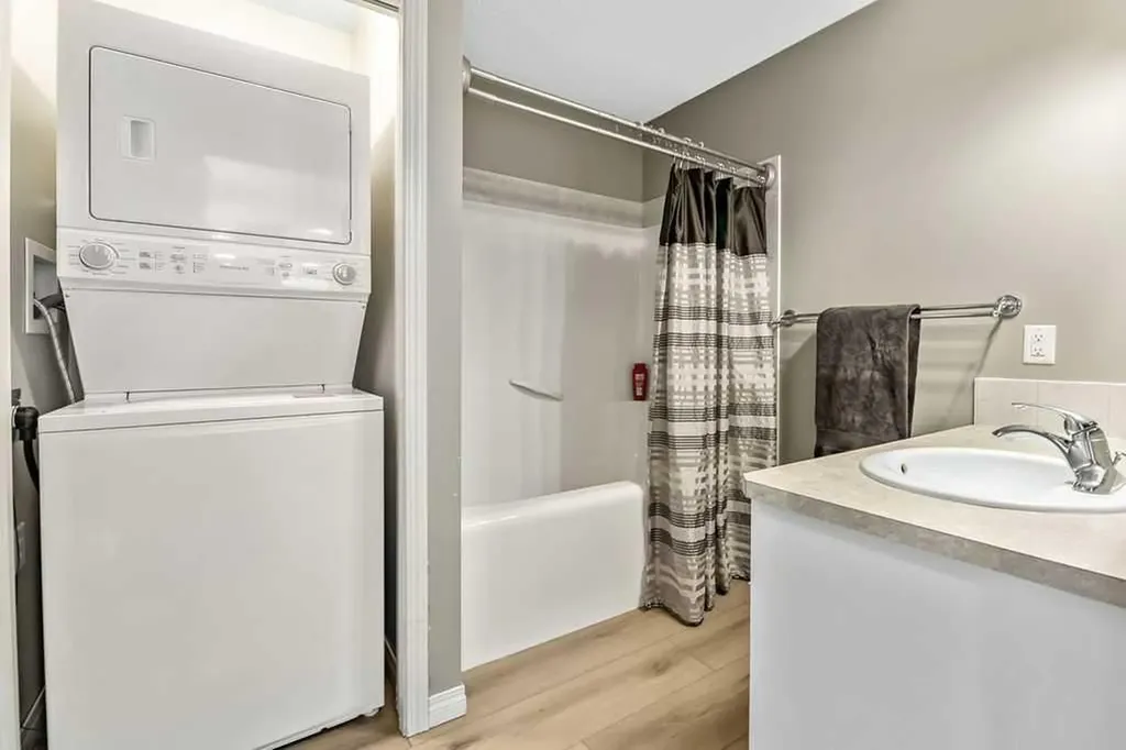 1013 3rd Avenue SW Diamond Valley AB T0L 0H0