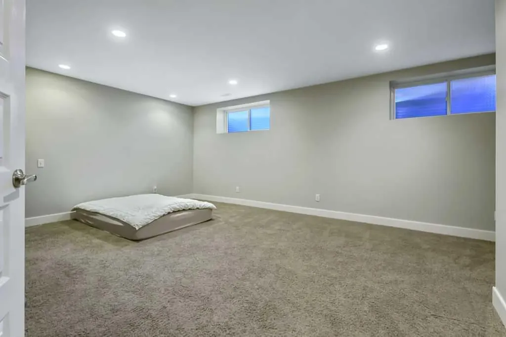 1013 3rd Street SW Diamond Valley AB T0L 0H0