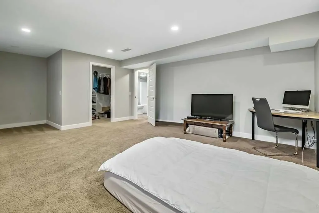 1013 3rd Street SW Diamond Valley AB T0L 0H0