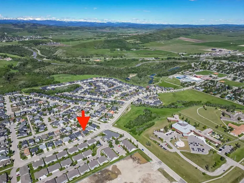 1013 3rd Street SW Diamond Valley AB T0L 0H0