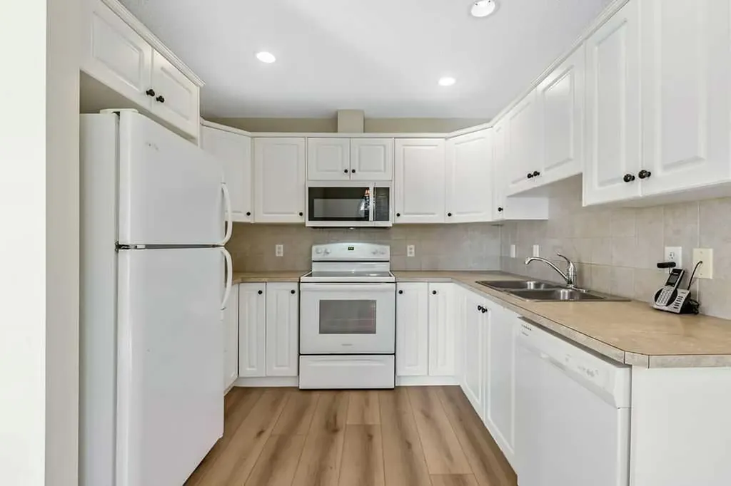1013 3rd Street SW Diamond Valley AB T0L 0H0