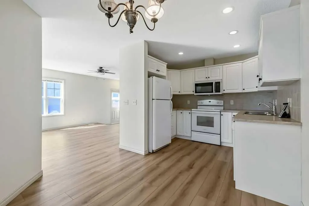 1013 3rd Street SW Diamond Valley AB T0L 0H0