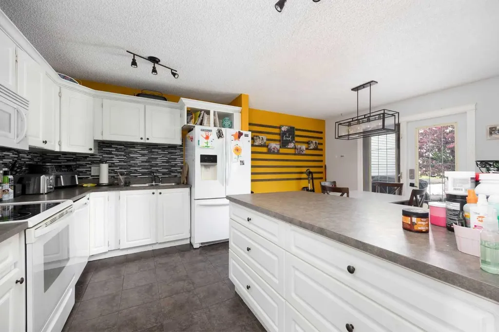 110 Bird Crescent Fort Mcmurray AB T9K0G9
