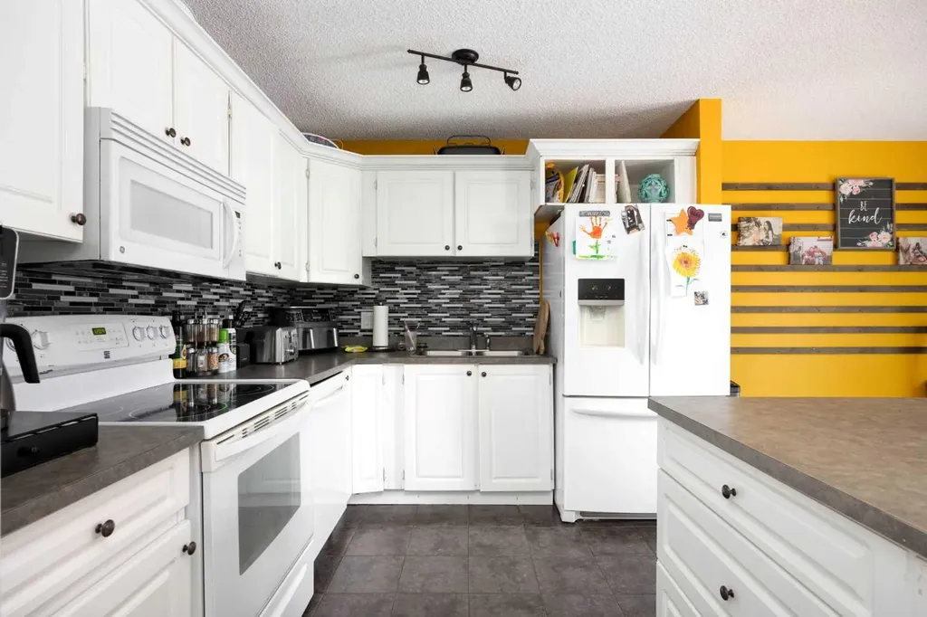 110 Bird Crescent Fort Mcmurray AB T9K0G9