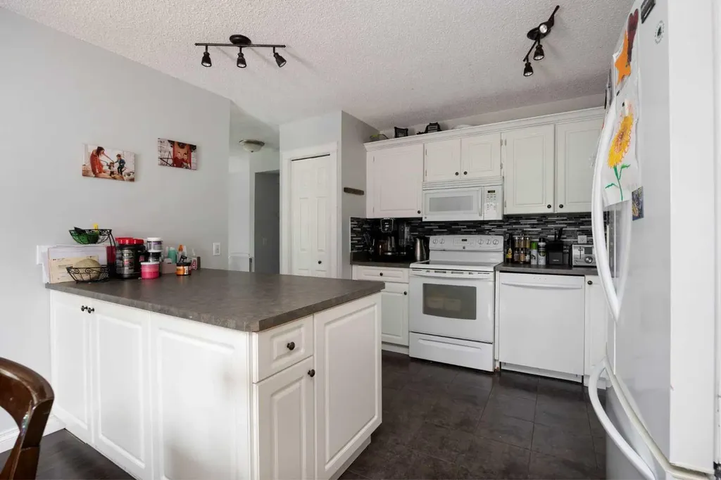 110 Bird Crescent Fort Mcmurray AB T9K0G9