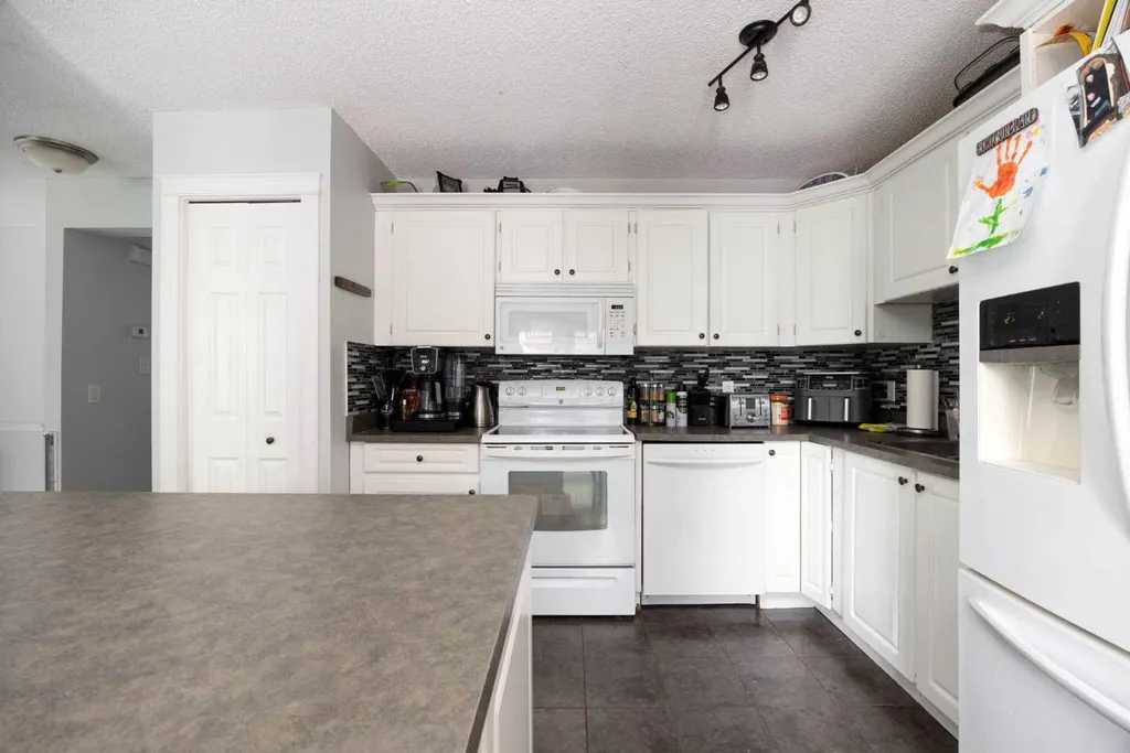 110 Bird Crescent Fort Mcmurray AB T9K0G9