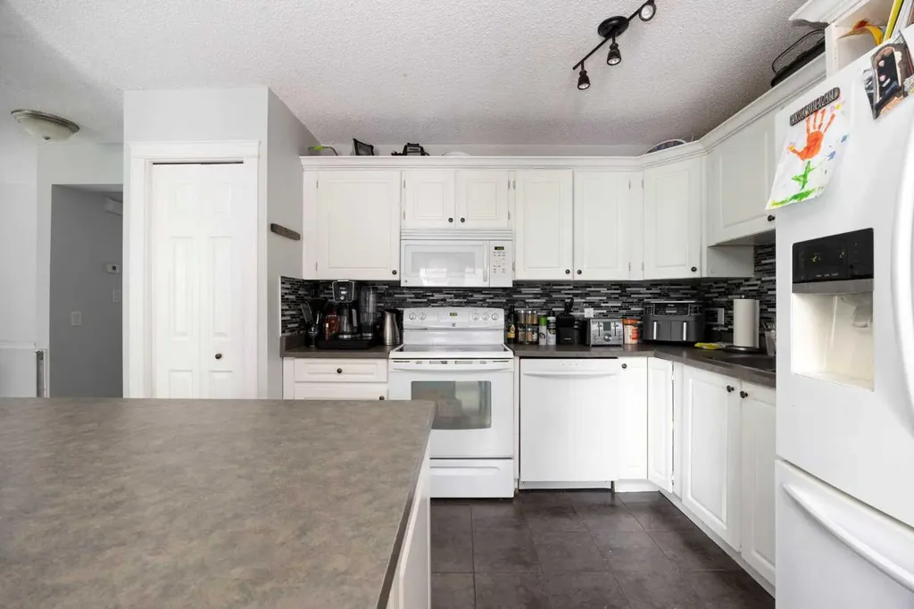 110 Bird Crescent Fort Mcmurray AB T9K0G9