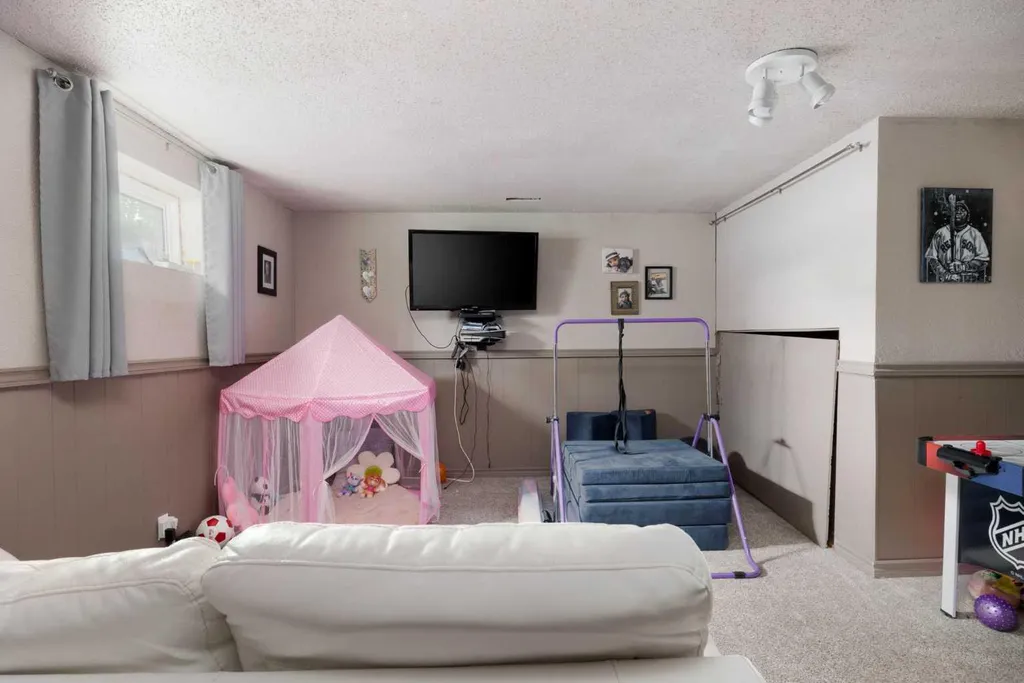 110 Bird Crescent Fort Mcmurray AB T9K0G9