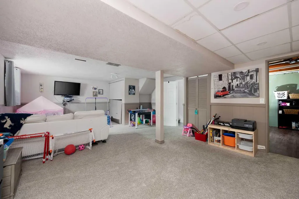 110 Bird Crescent Fort Mcmurray AB T9K0G9